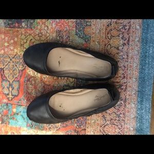 Black ballet flats